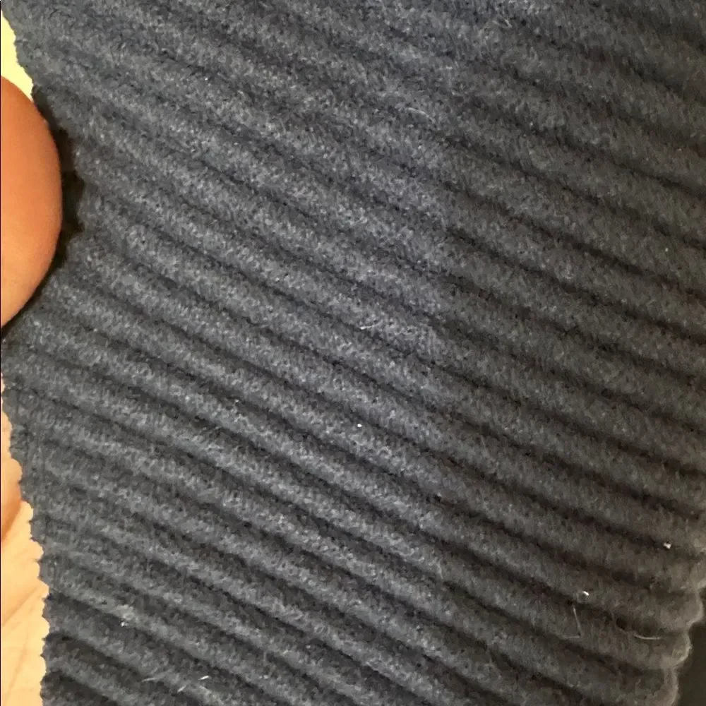 NWT Lands' End Reversible Ribbed Oblong Scarf in Navy and Black